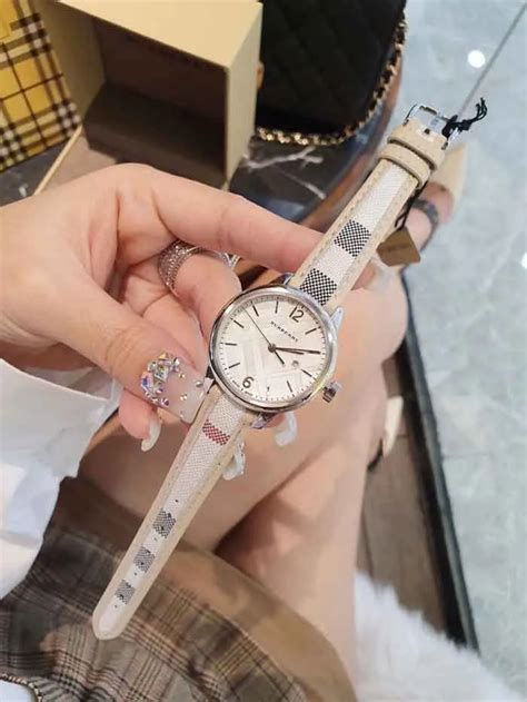 cách check mã đồng hồ burberry leflair|Cách kiểm tra đồng hồ Burberry chính hãng mà bạn cần biết.